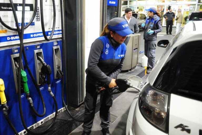El precio de la “Nafta Súper” supera los mil pesos: sexto ajuste de combustibles en el año