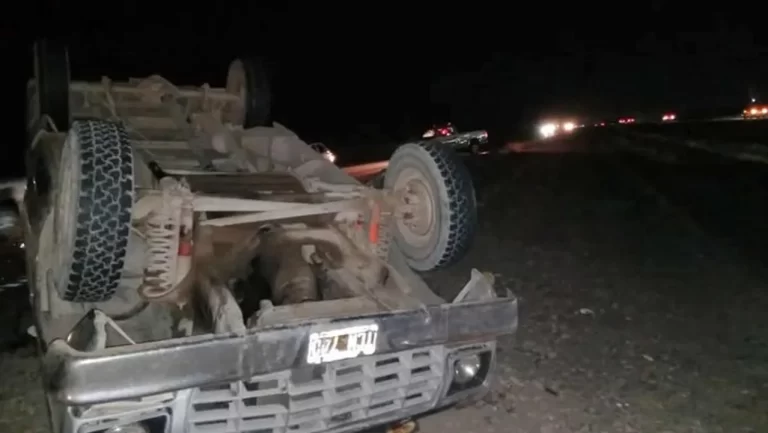 Accidente en cadena en Mendoza: 14 personas heridas en un choque entre camión y camionetas