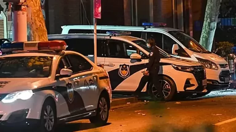 Matpo a tres personas e hirió a dos con un cuchillo en China
