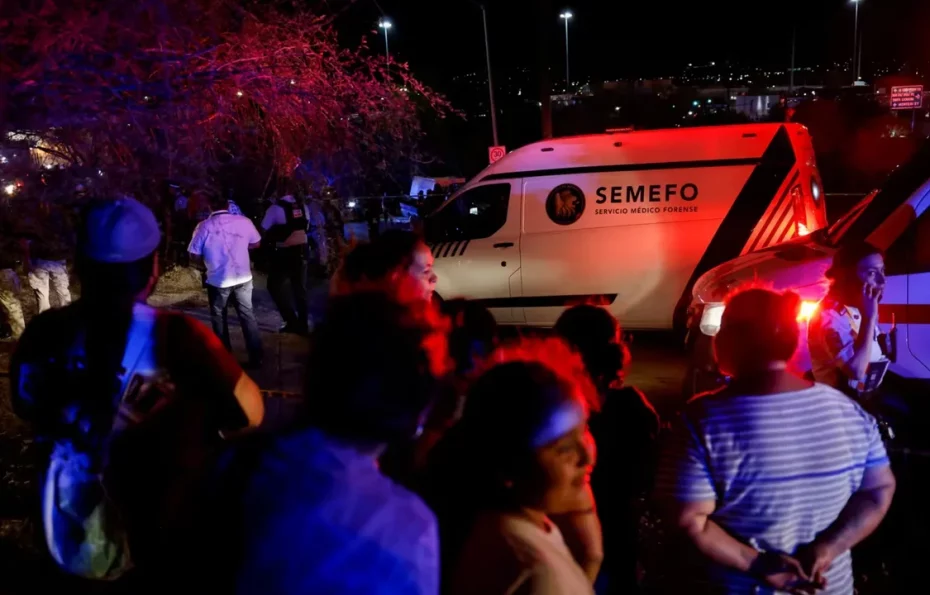 México, derrumbe de un escenario dejó 9 muertos