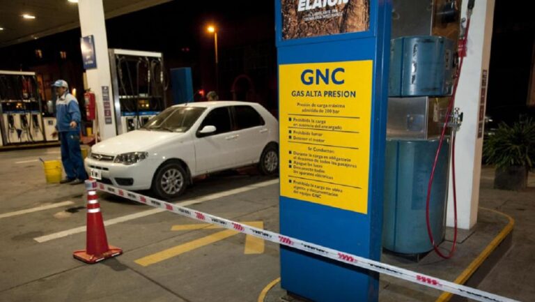 Crisis de GNC afecta a más de 200 estaciones de servicio en Argentina