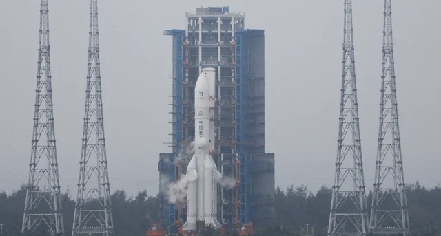 La nave espacial china Chang’e-6 alunizó en la cara oculta de la Luna